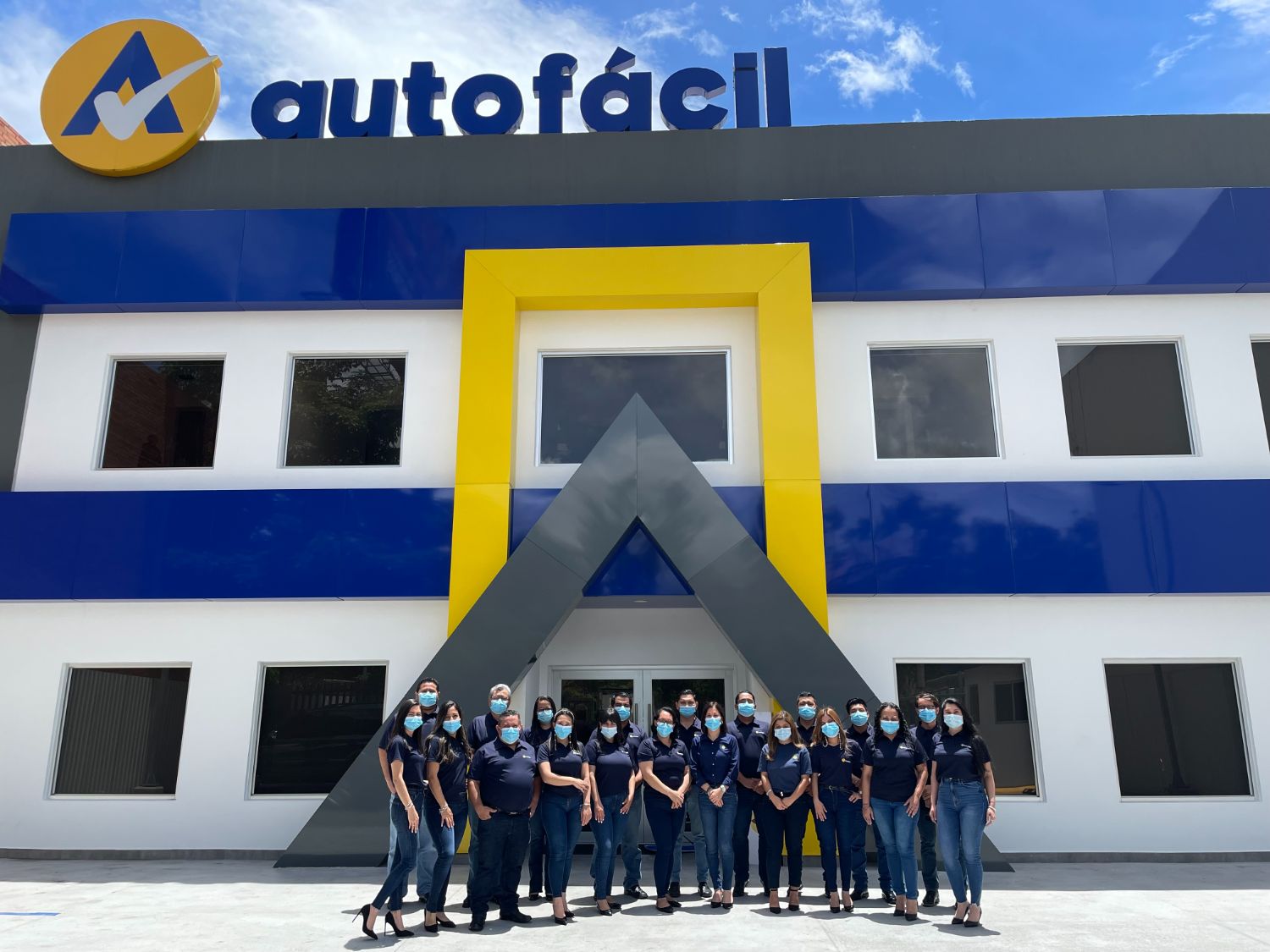 2022_Honduras_Autofcil-Small-Medium-Company-Photo